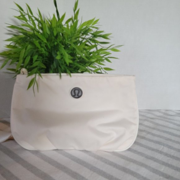 Lululemon Handbags - Lululemon Nylon Crossbody Pouch